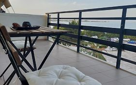 Eleni'S Seafront Apartment